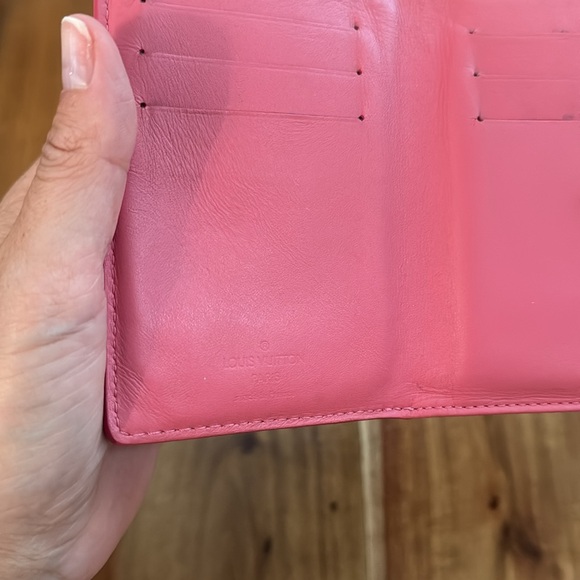 Louis Vuitton Vernis Koala Wallet - Picture 6 of 6